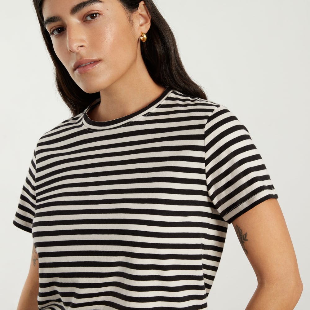 The Box-Cut Tee in Essential Cotton | Sandstone / Black | No Pocket