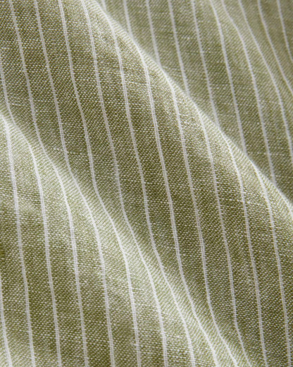 The Resort Shirt in Linen | Oil Green / White
