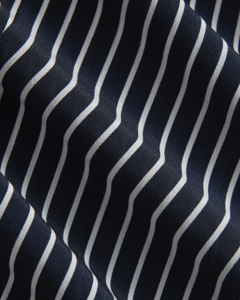 The Must-Have Shirt in Washable Silk | True Navy / Bone Stripe