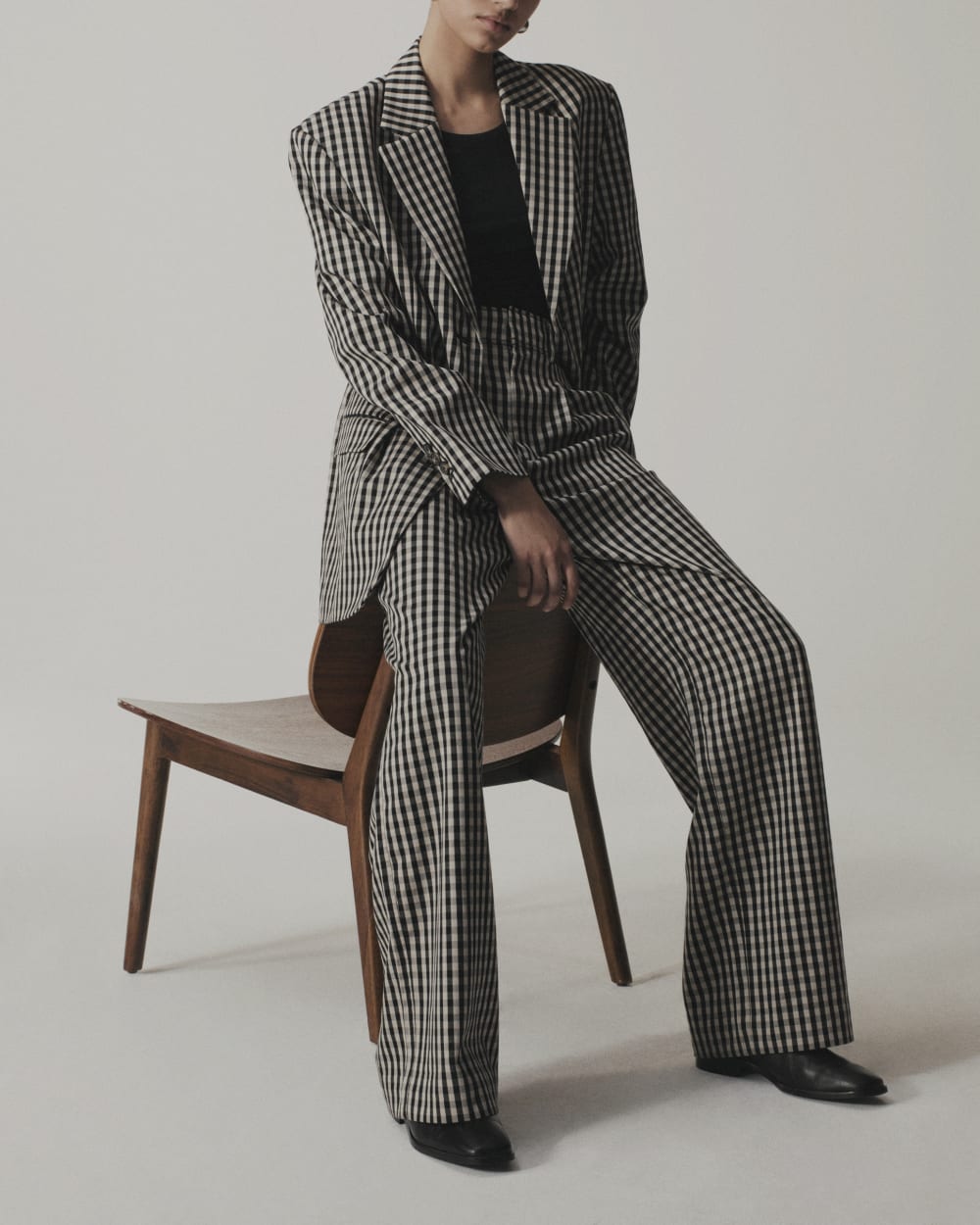 The Draper Pleated Pant in Buttersmooth | Khaki / Black | 30" Inseam