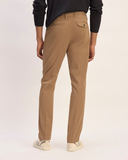 The Relaxed Taper Air Chino | Toasted Coconut
